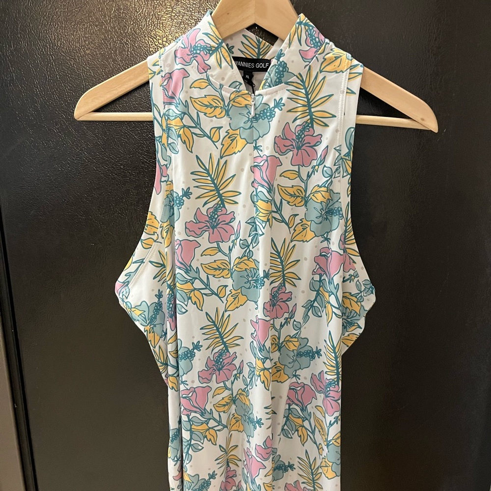 Women’s Swannies Hurley sleeveless polo- XL New with tags